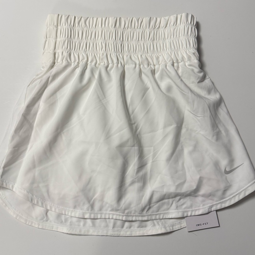 🆕 Nike One Women's Dri-FIT Ultra High-Waisted Skort Size XS - Picture 5 of 14